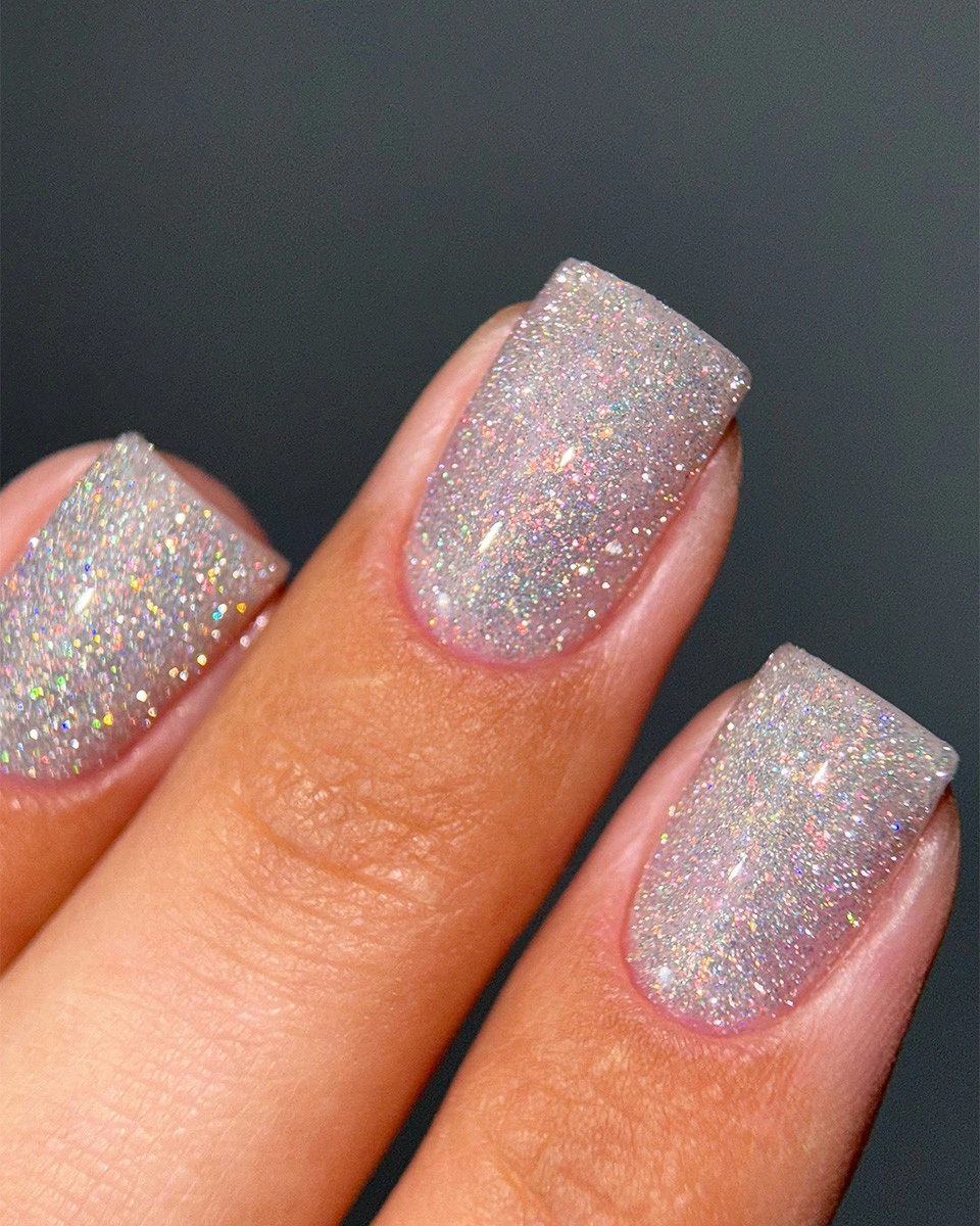 d6627393-cabf-11f0-9d8c-0cc47a39a0b1-960x1200 DARK Gel Polish Flash 15, 10 ml - Bilde 1